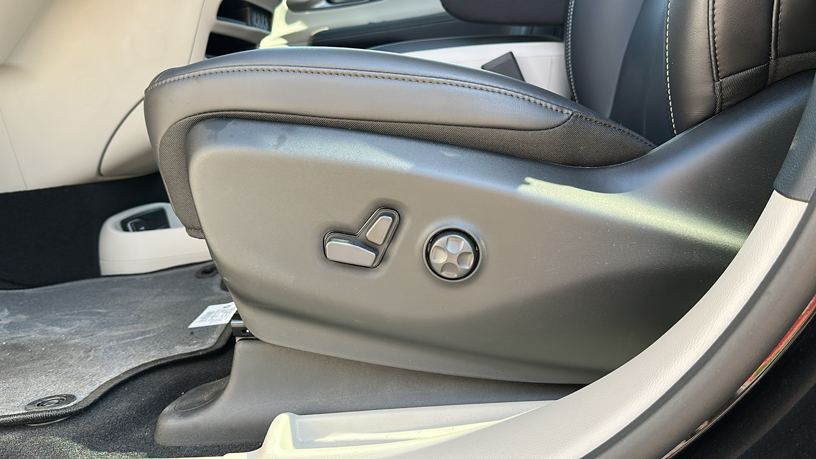 2024 Chrysler Pacifica Hybrid Select 23