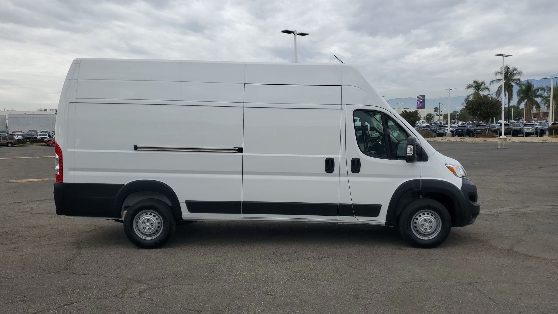 2024 Ram ProMaster Cargo Van Tradesman 2