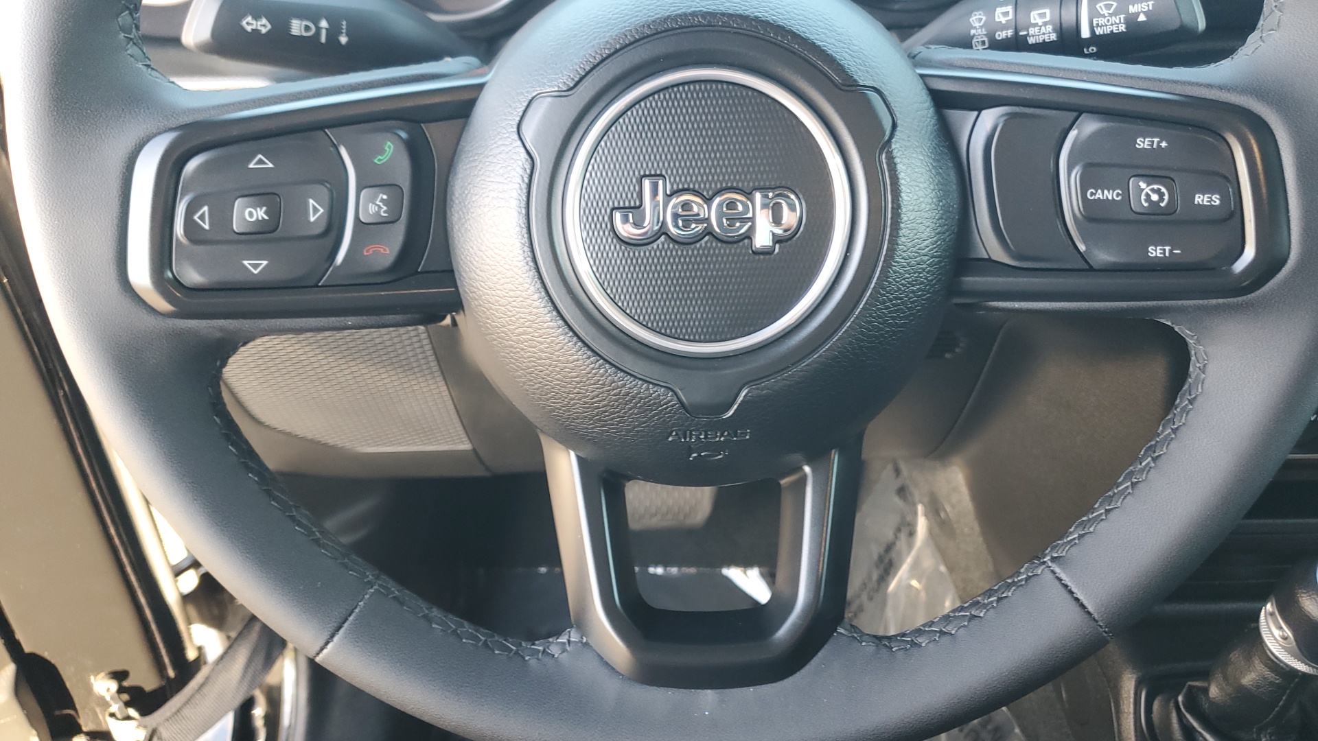 2023 Jeep Wrangler Sport 22