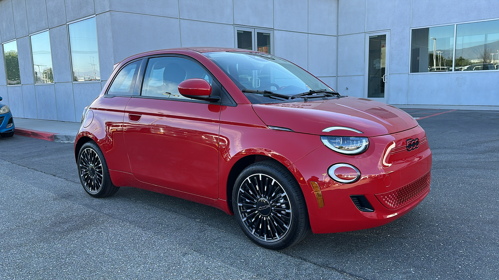 2024 FIAT 500e INSPI(RED) 1