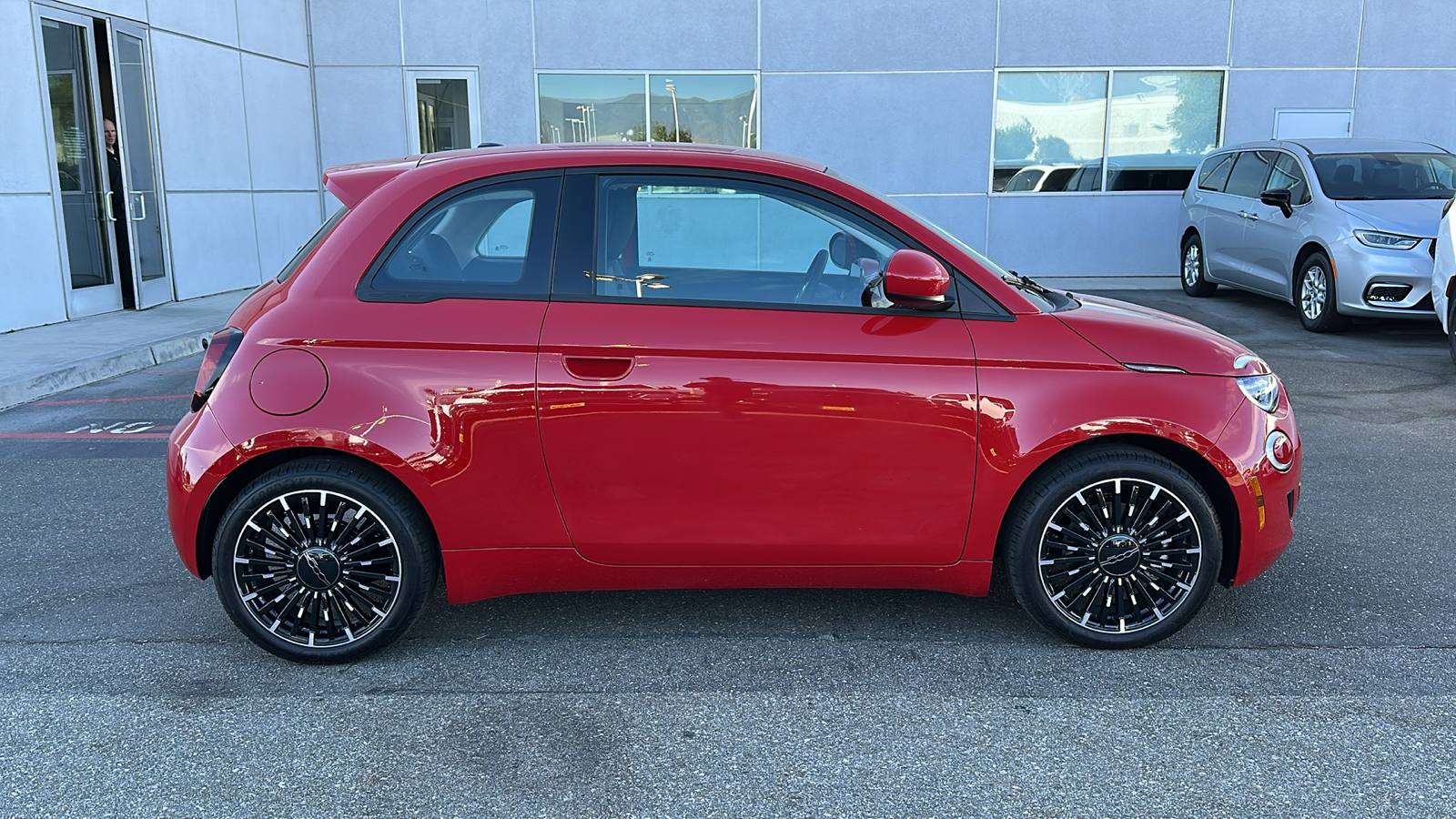 2024 FIAT 500e INSPI(RED) 3