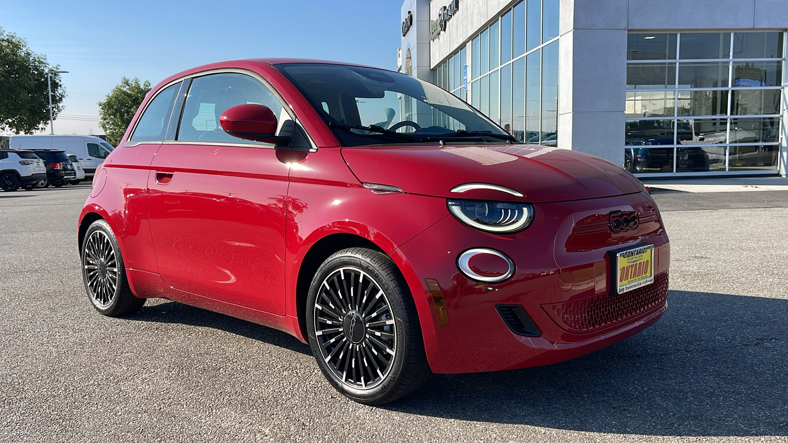 2024 FIAT 500e INSPI(RED) 1