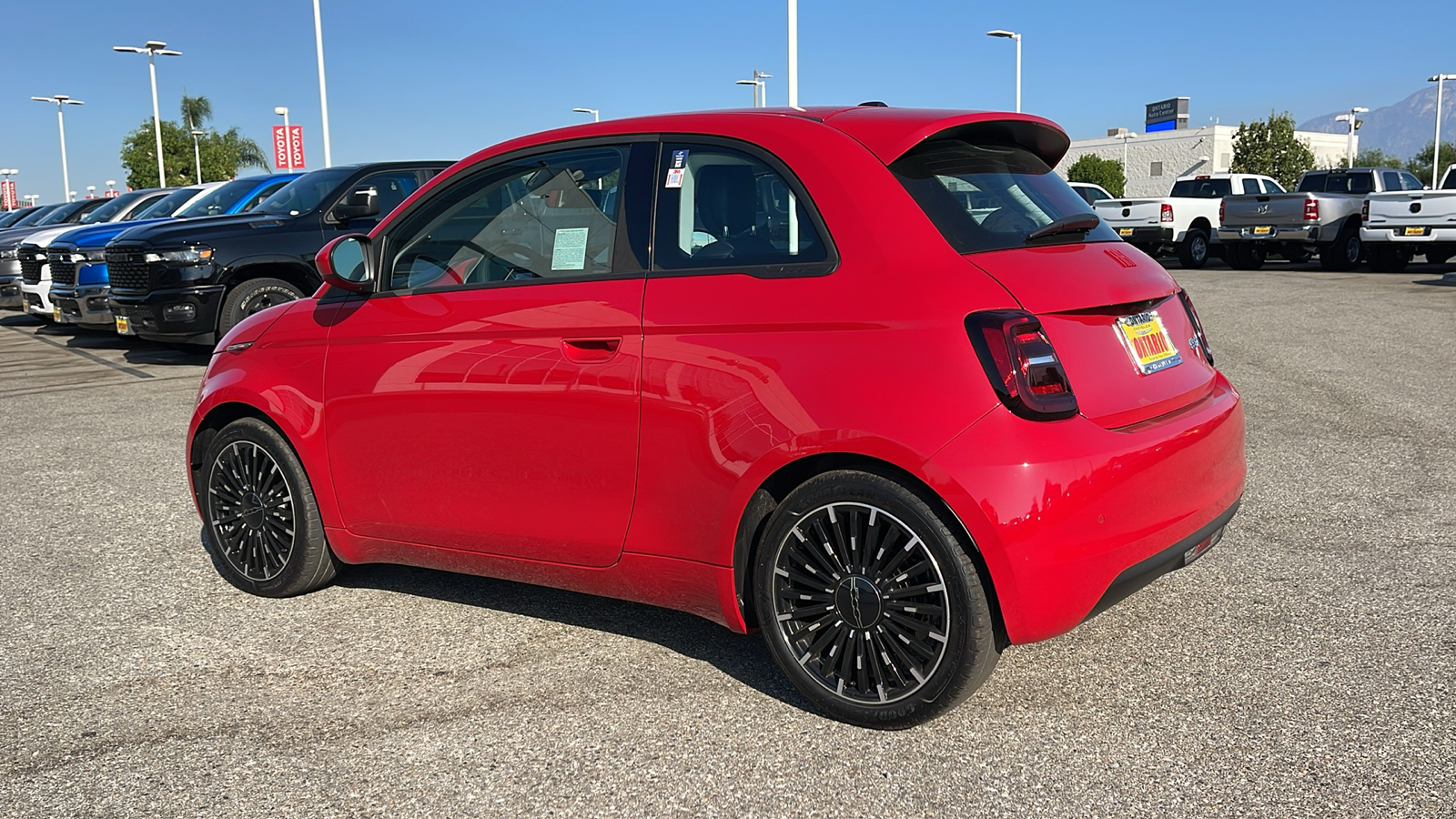 2024 FIAT 500e INSPI(RED) 5