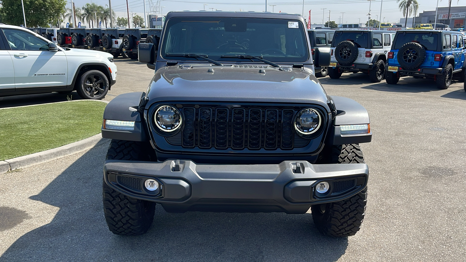 2024 Jeep Wrangler Willys 8