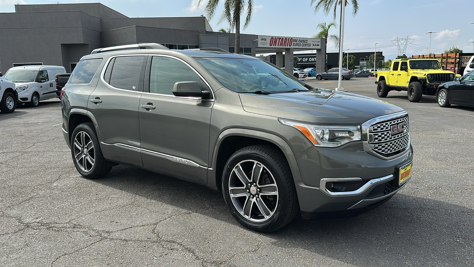 2018 GMC Acadia Denali 1