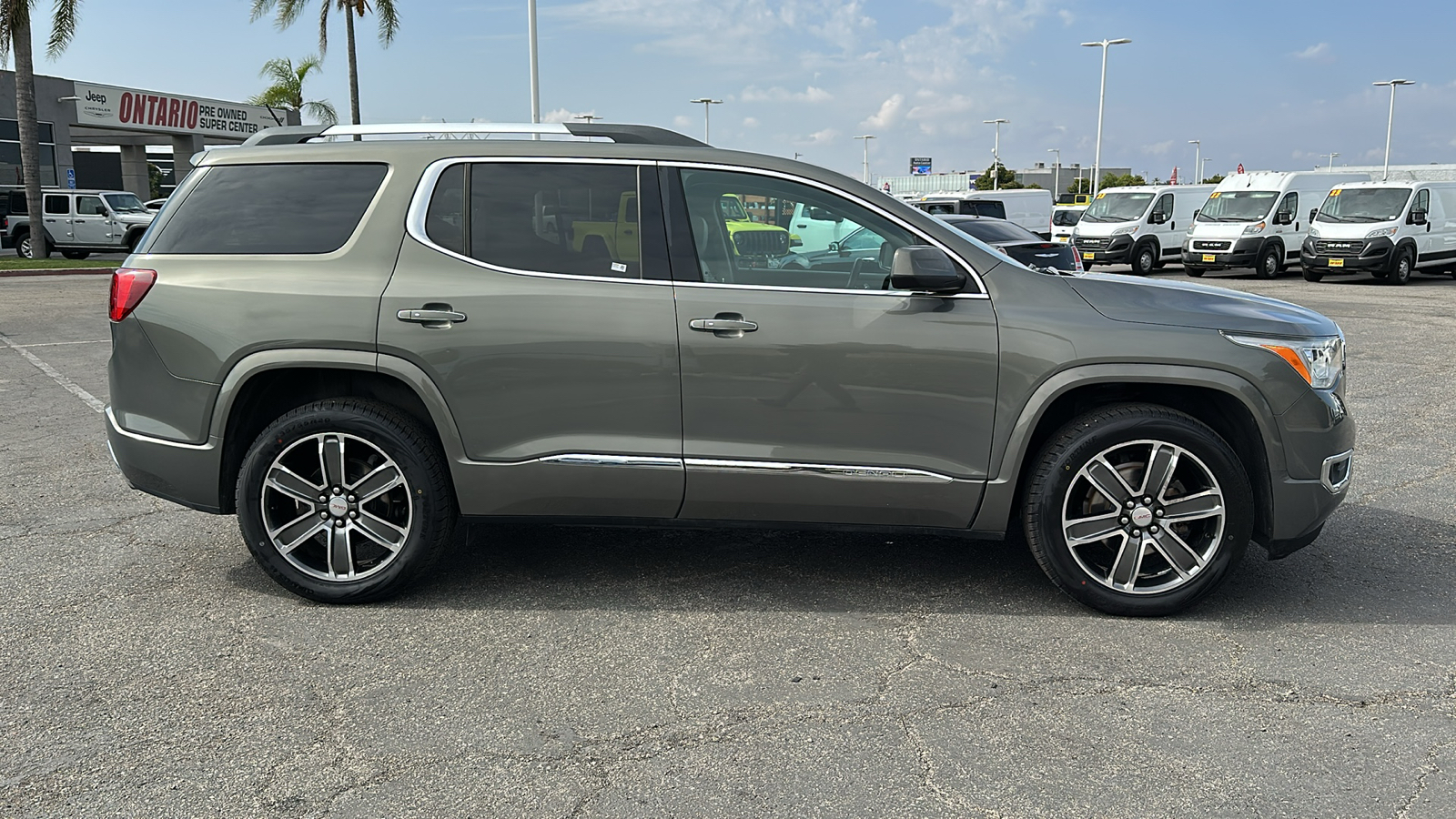 2018 GMC Acadia Denali 3