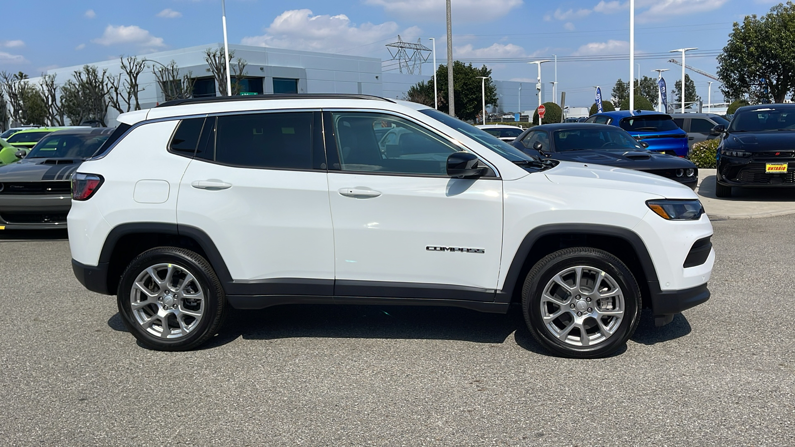 2024 Jeep Compass Latitude Lux 2