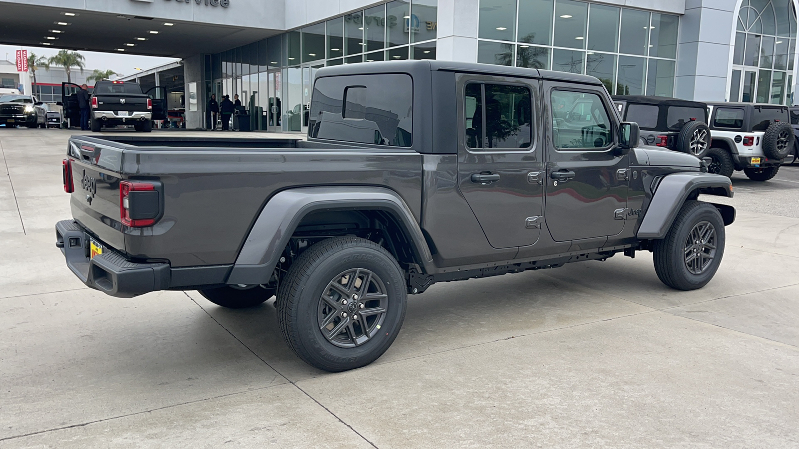 2024 Jeep Gladiator Sport S 3