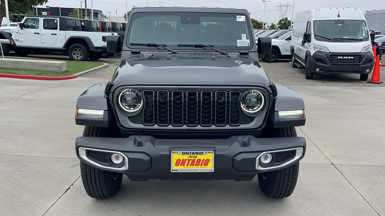 2024 Jeep Gladiator Sport S 8