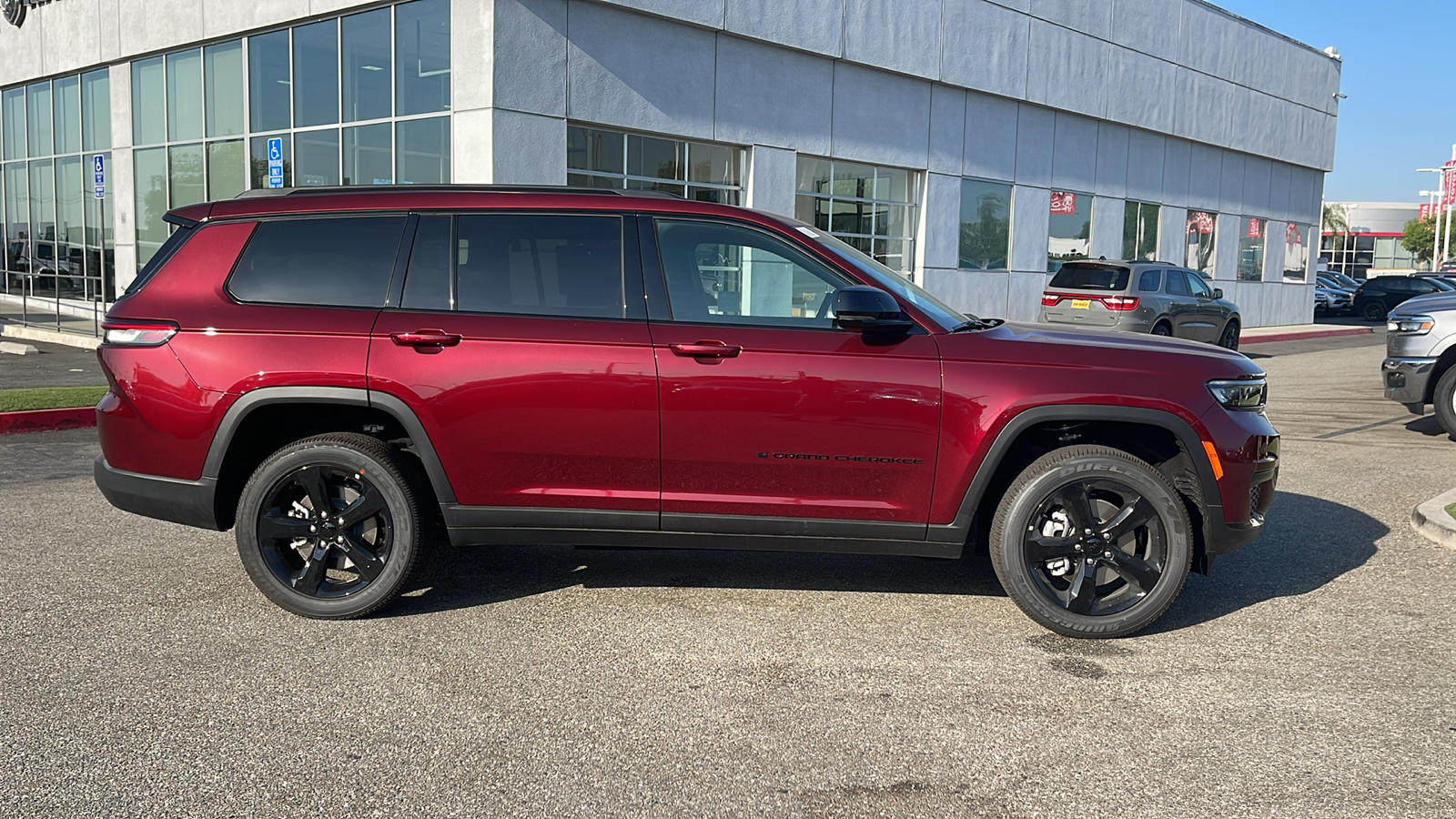 2024 Jeep Grand Cherokee L Altitude X 2