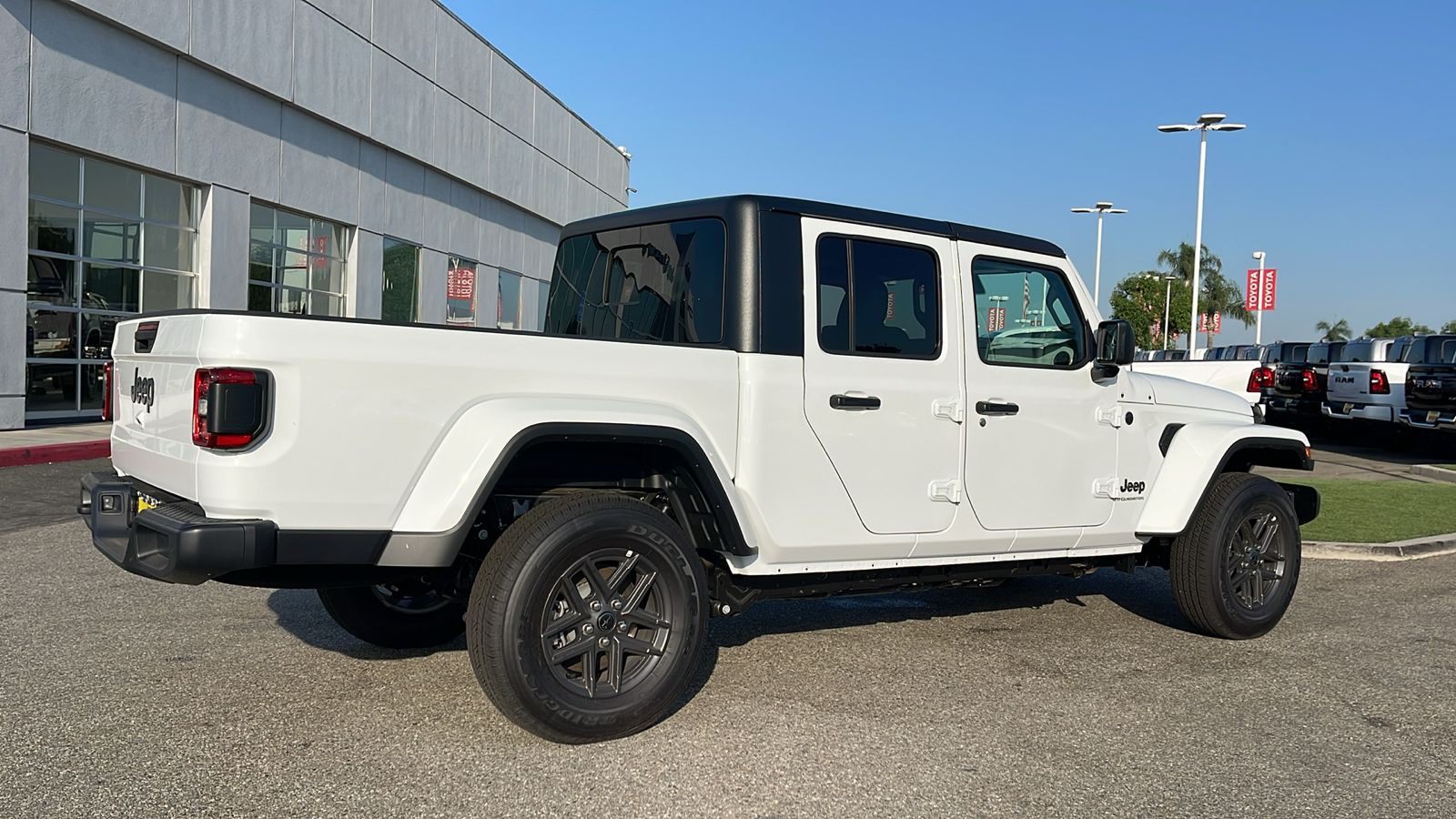 2024 Jeep Gladiator Sport S 3