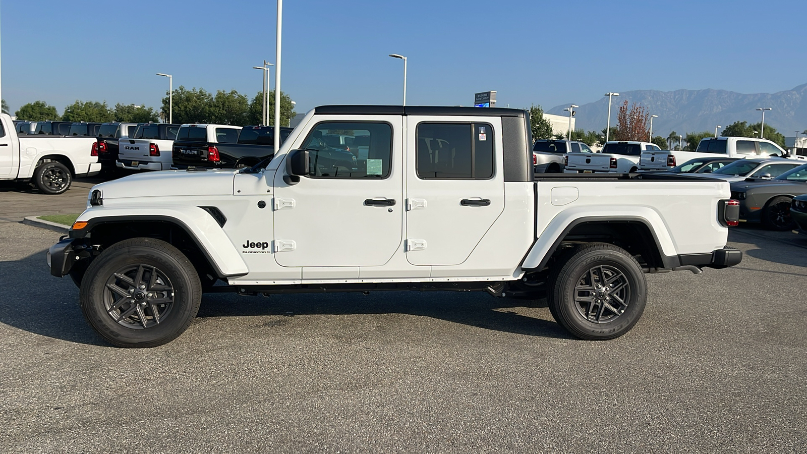 2024 Jeep Gladiator Sport S 6