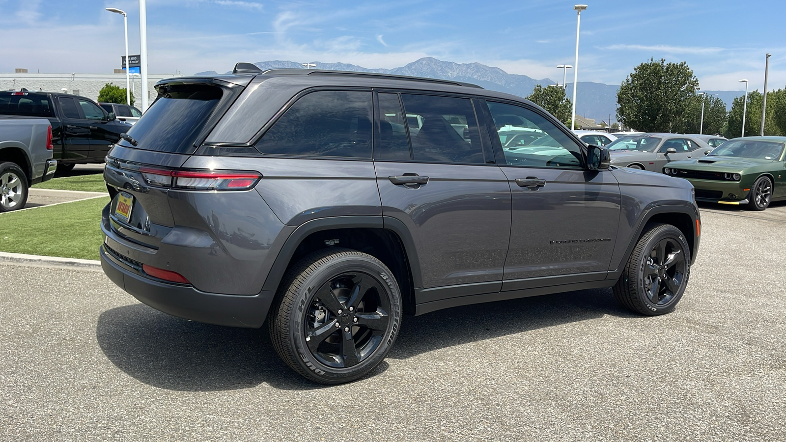 2024 Jeep Grand Cherokee Altitude X 3