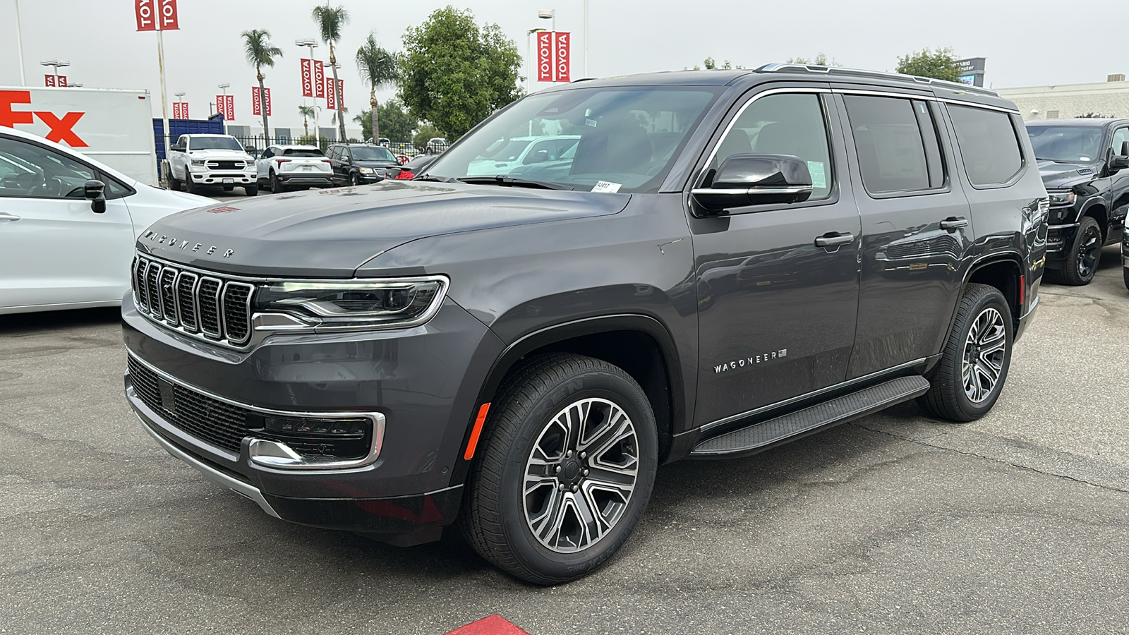 2024 Jeep Wagoneer Series II 8