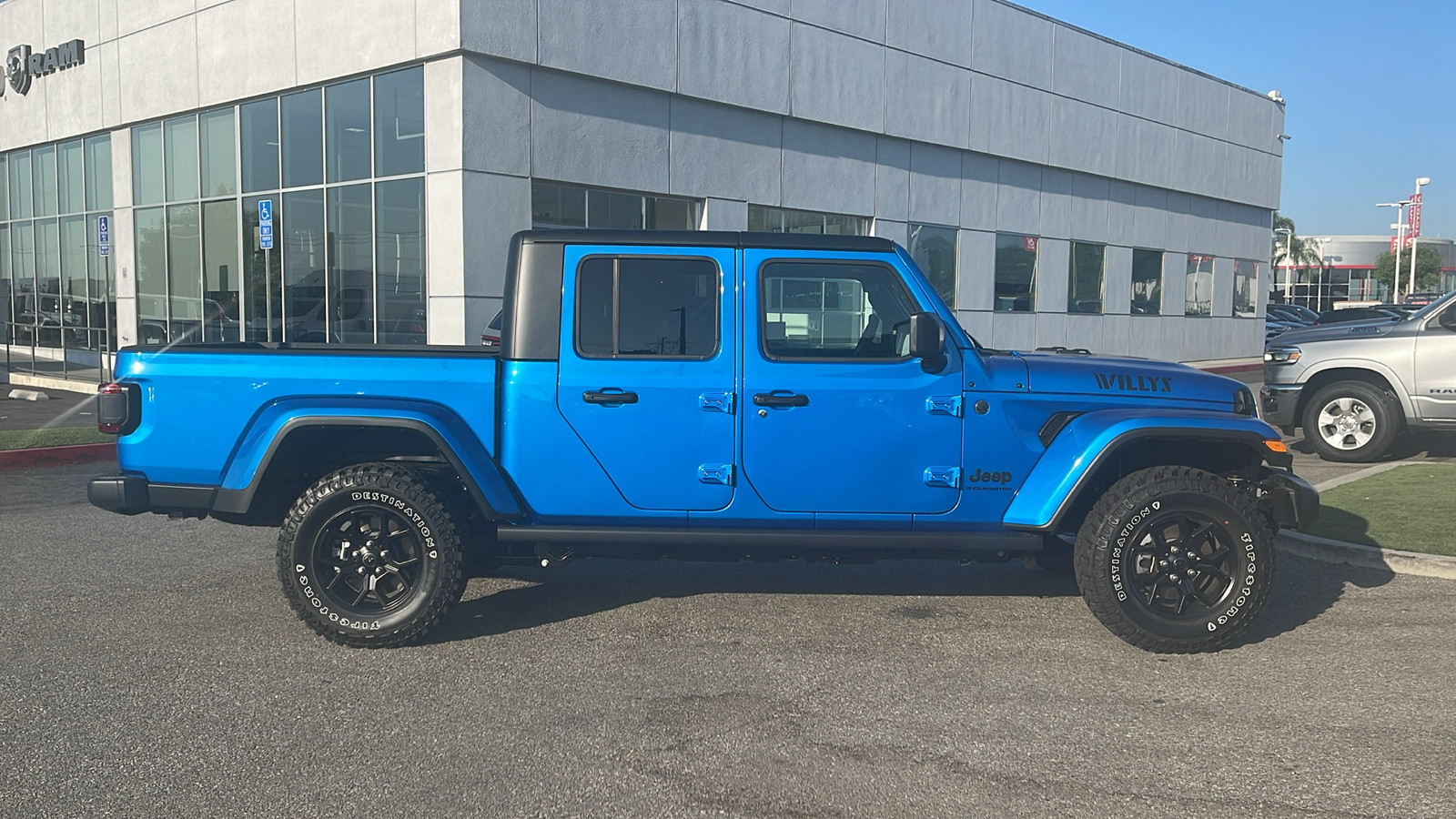 2024 Jeep Gladiator Willys 2