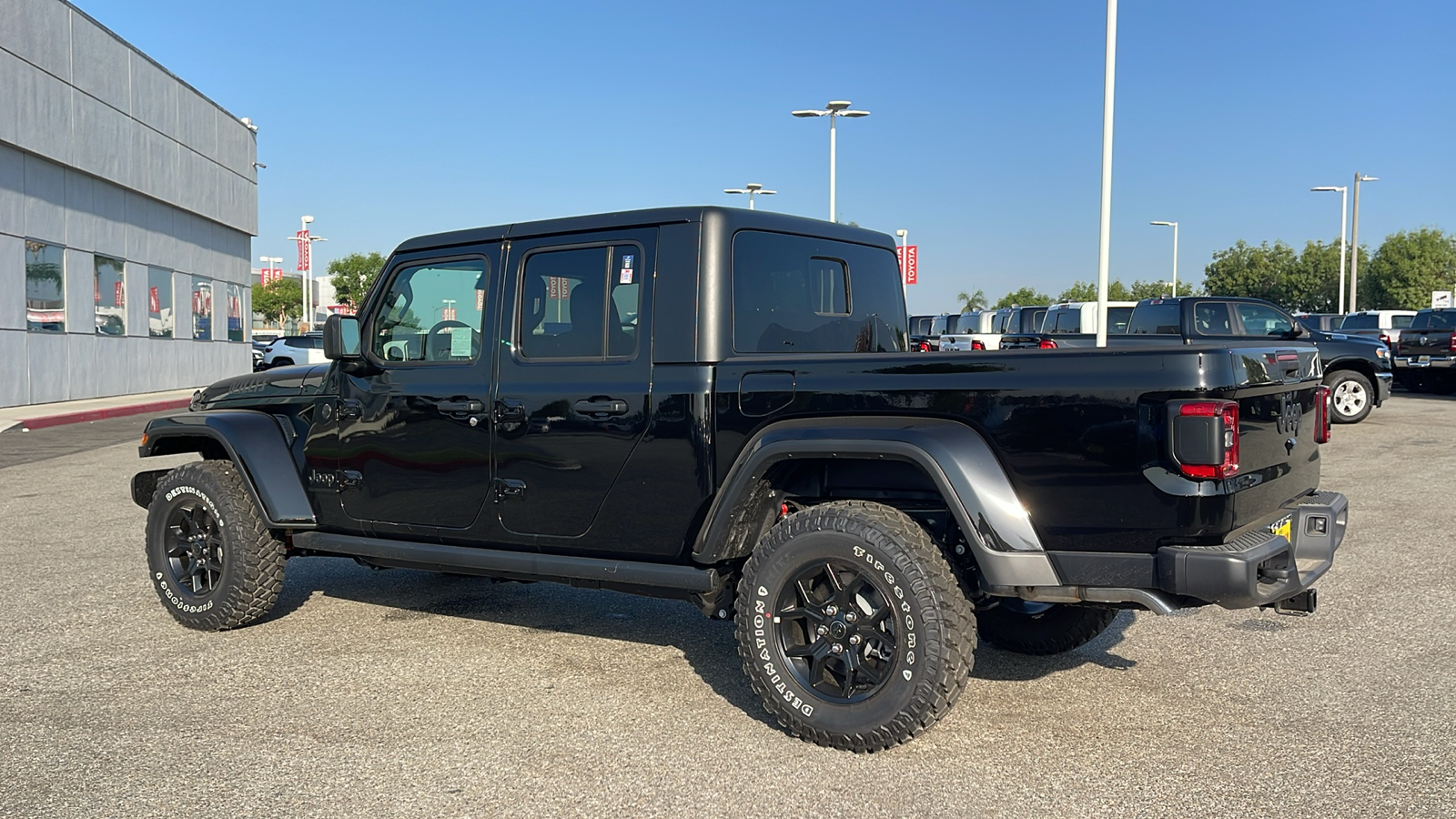 2024 Jeep Gladiator Willys 5