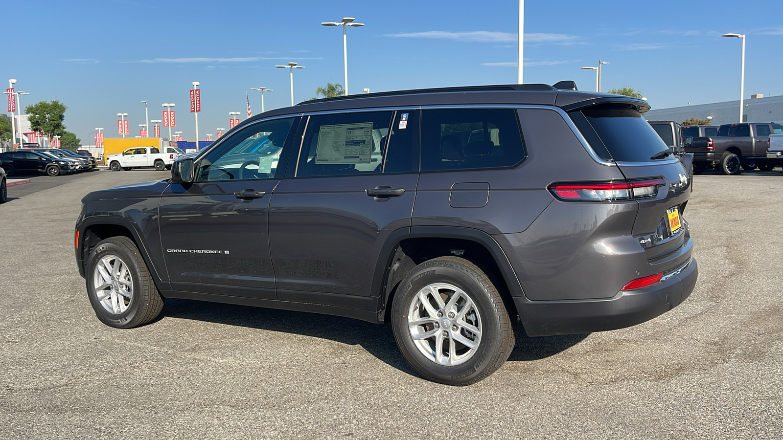 2024 Jeep Grand Cherokee L Laredo 5