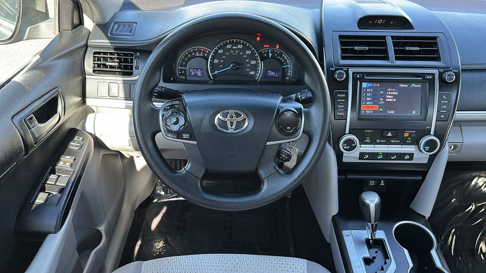 2013 Toyota Camry LE 12