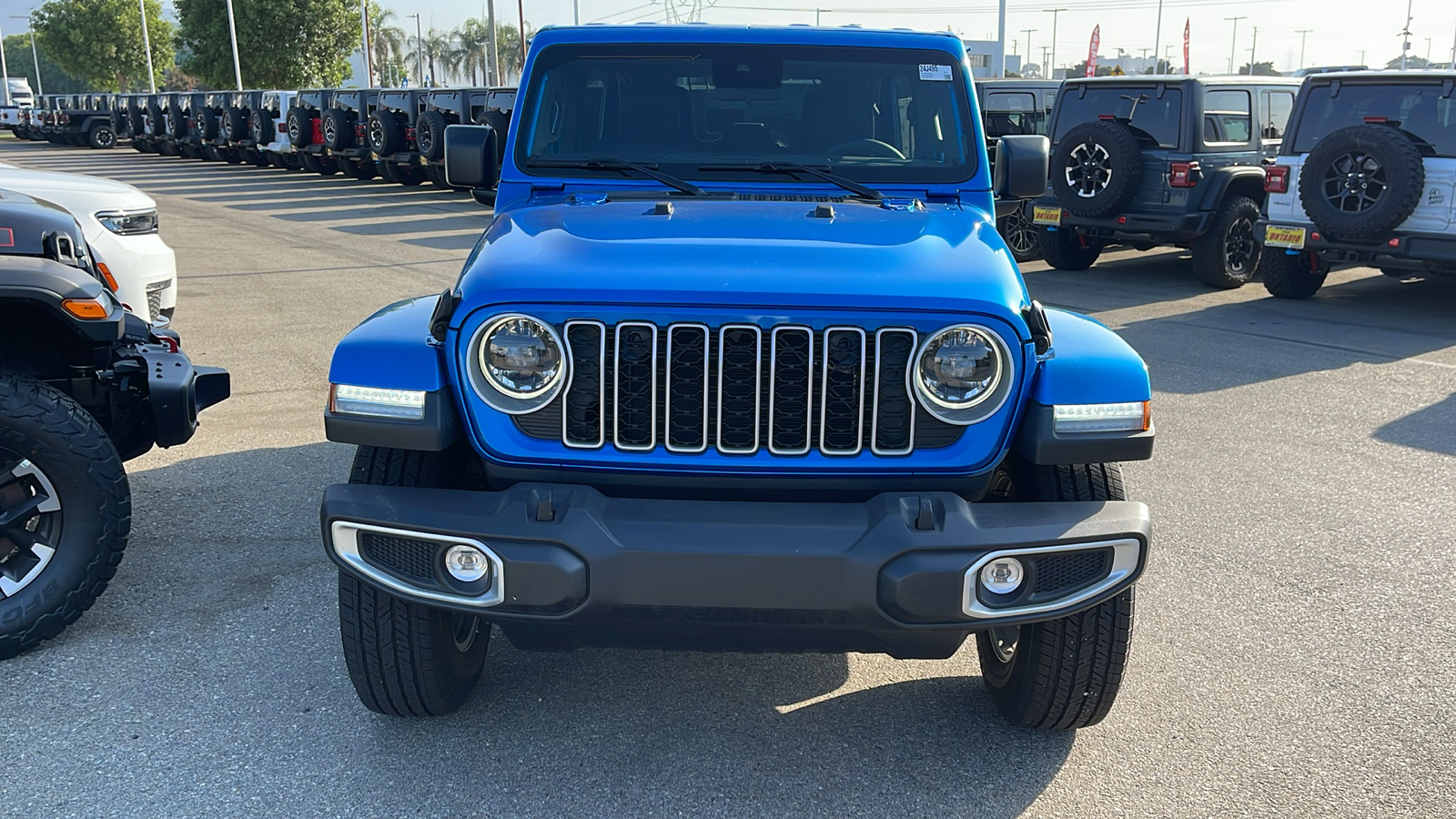 2024 Jeep Wrangler Sahara 8