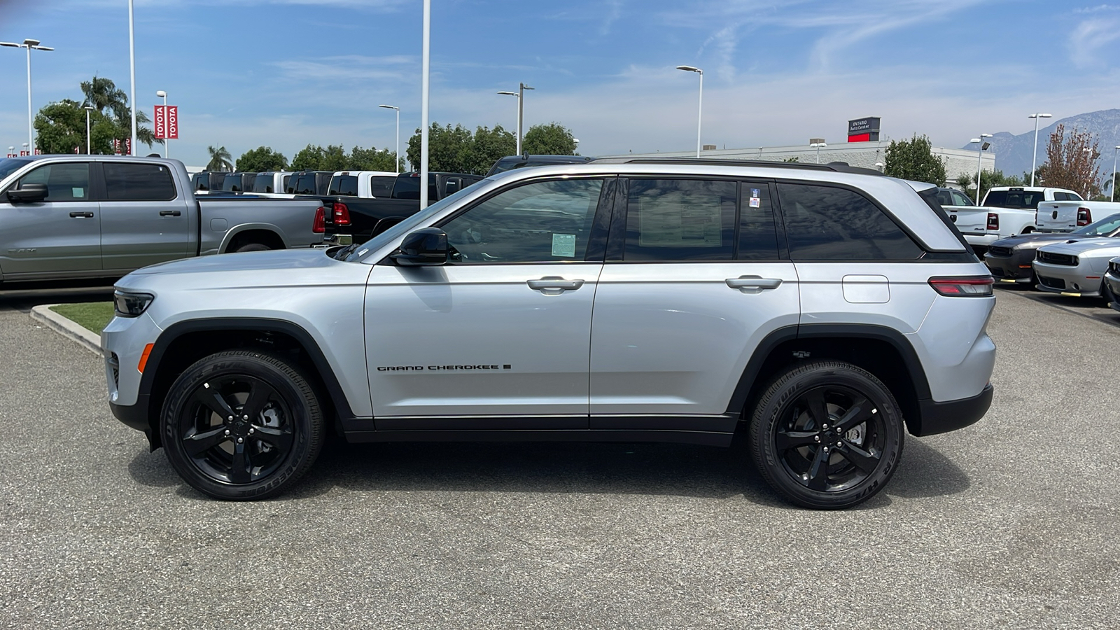 2024 Jeep Grand Cherokee Altitude X 6