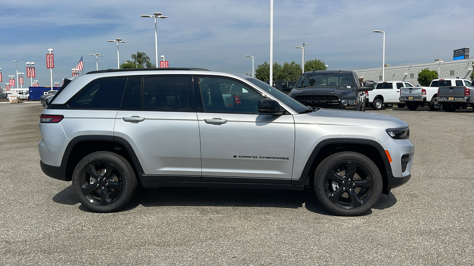 2024 Jeep Grand Cherokee Altitude X 2