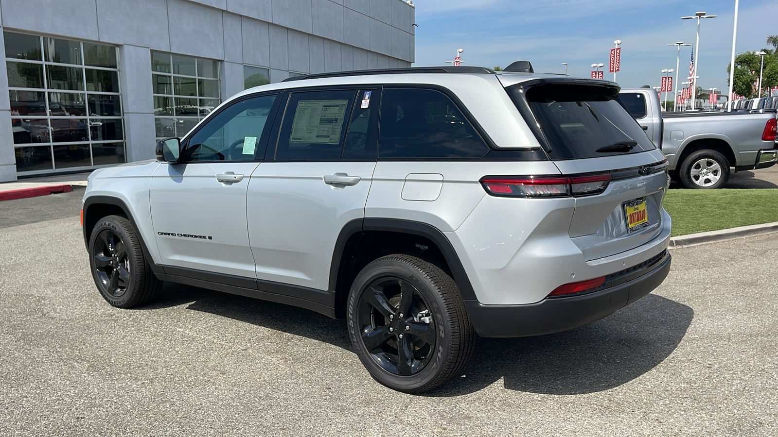 2024 Jeep Grand Cherokee Altitude X 5