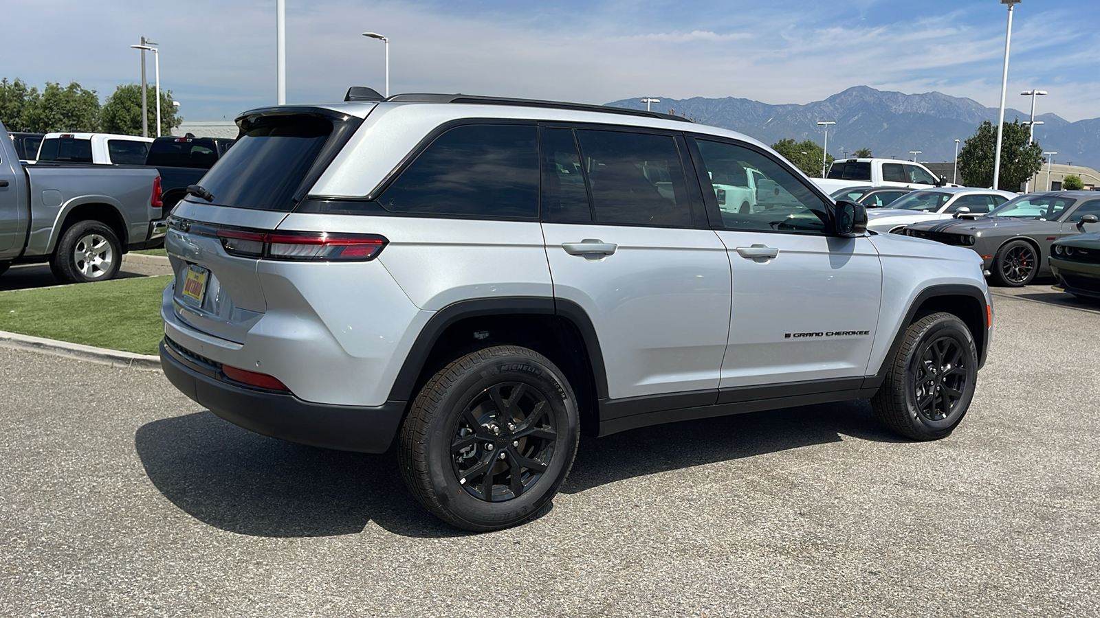 2024 Jeep Grand Cherokee Altitude X 3