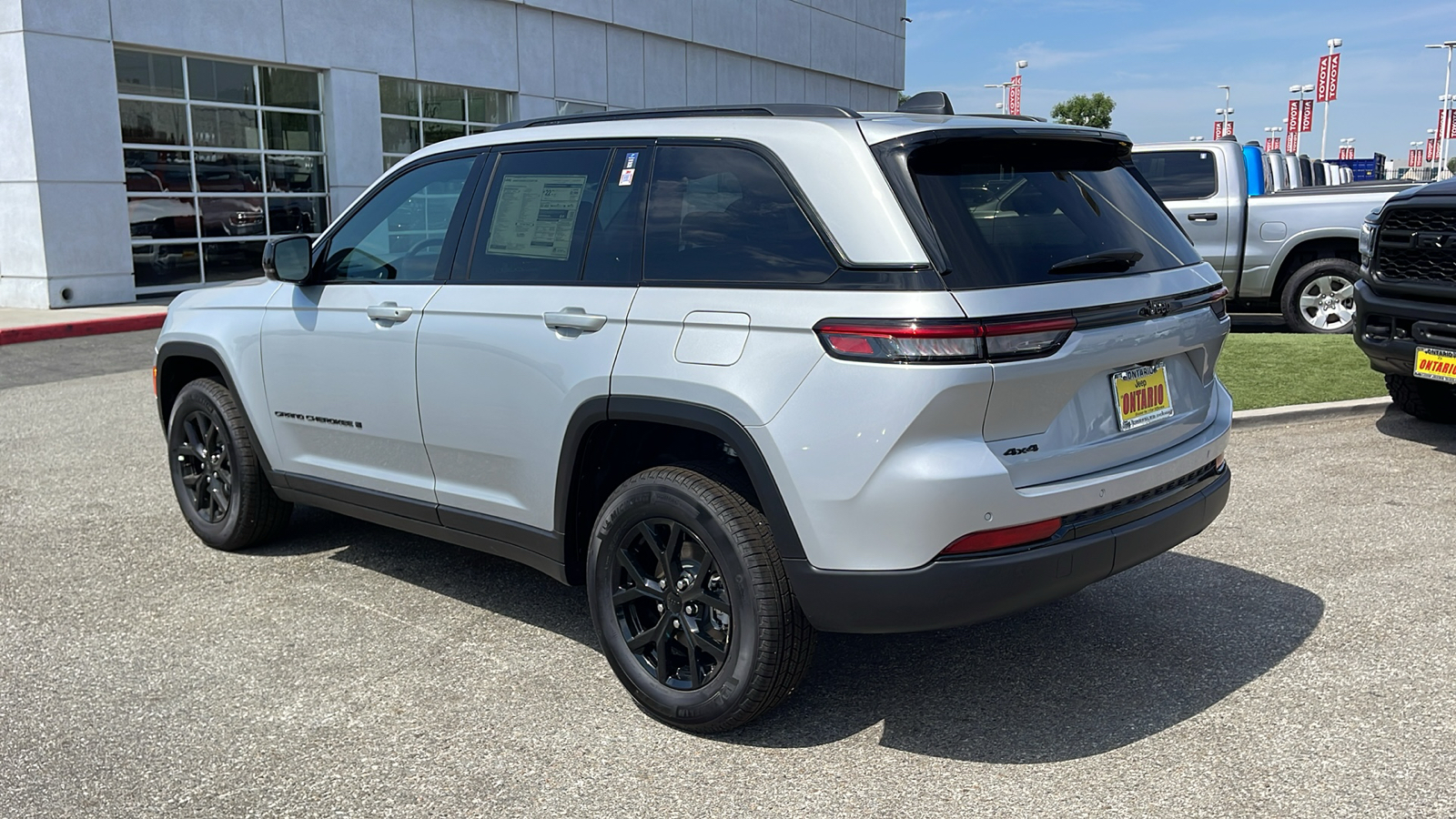 2024 Jeep Grand Cherokee Altitude X 5