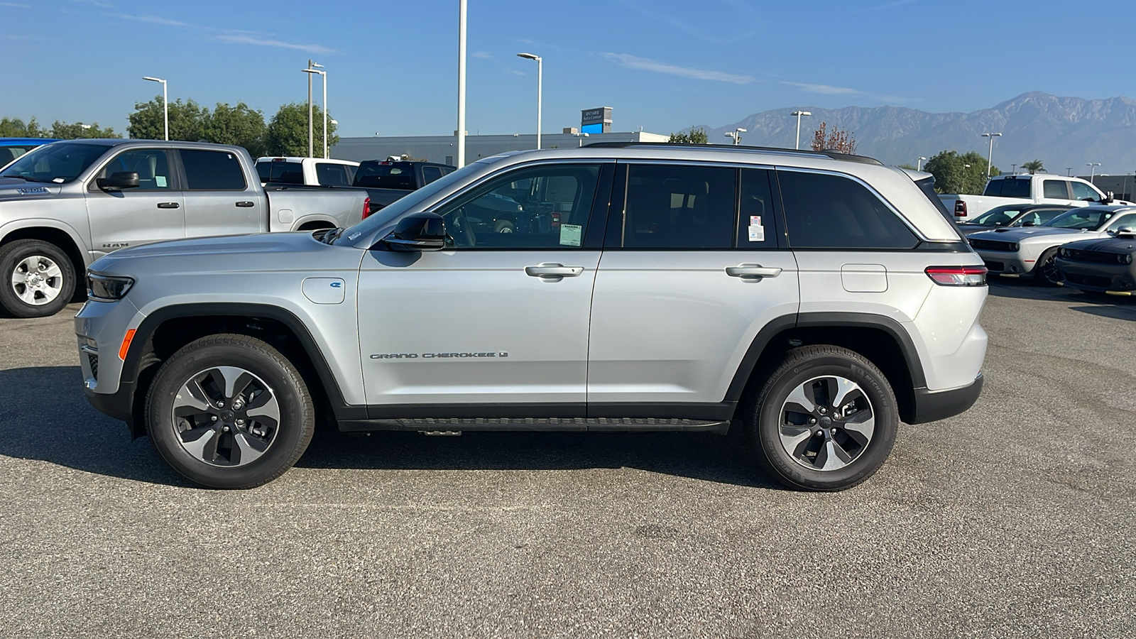 2024 Jeep Grand Cherokee 4xe  6