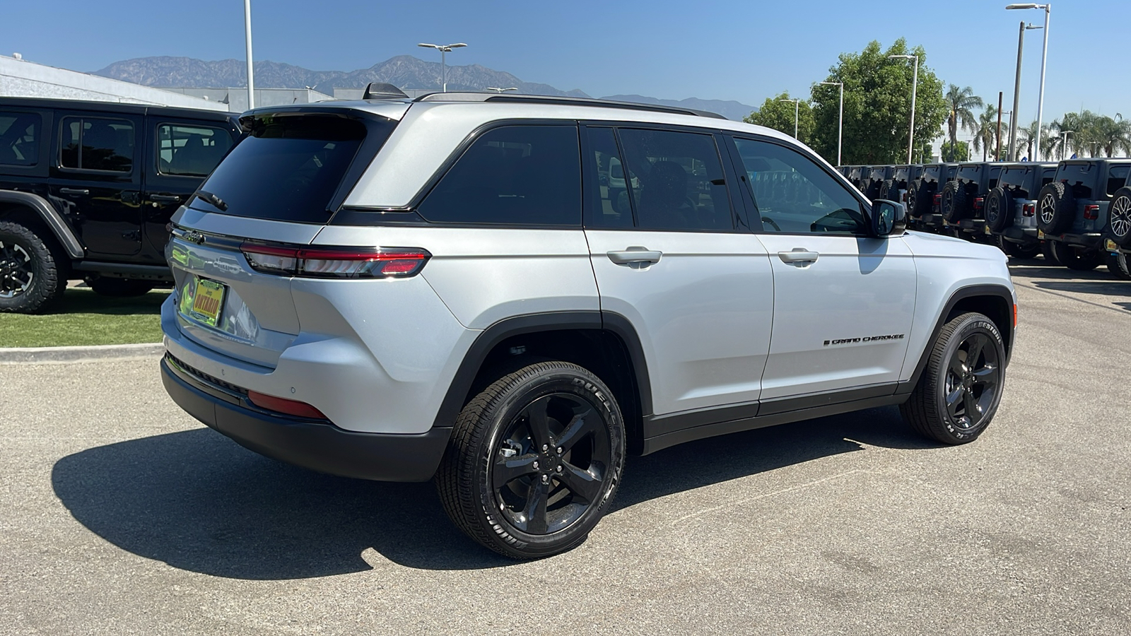 2024 Jeep Grand Cherokee Altitude X 3