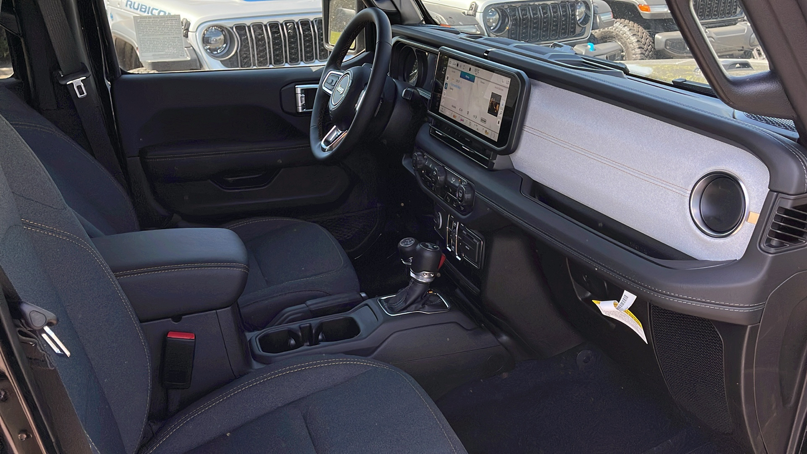 2024 Jeep Wrangler 4xe Sahara 28