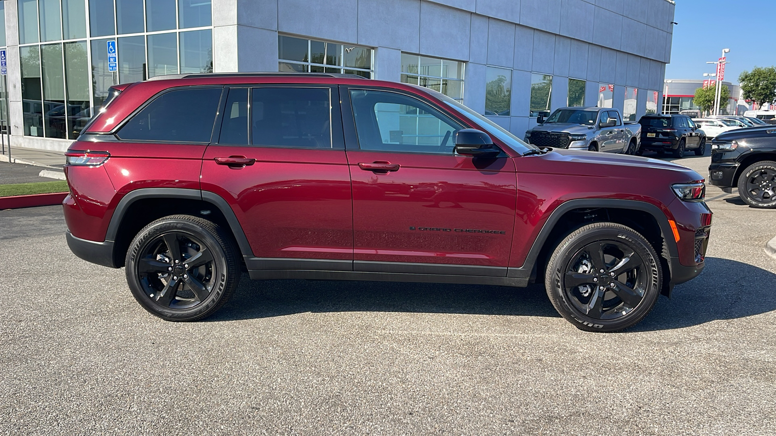 2024 Jeep Grand Cherokee Altitude X 2