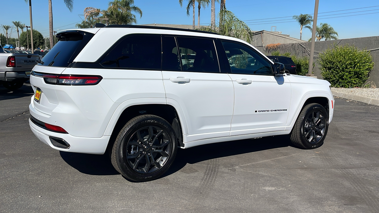 2024 Jeep Grand Cherokee 4xe Anniversary Edition 3