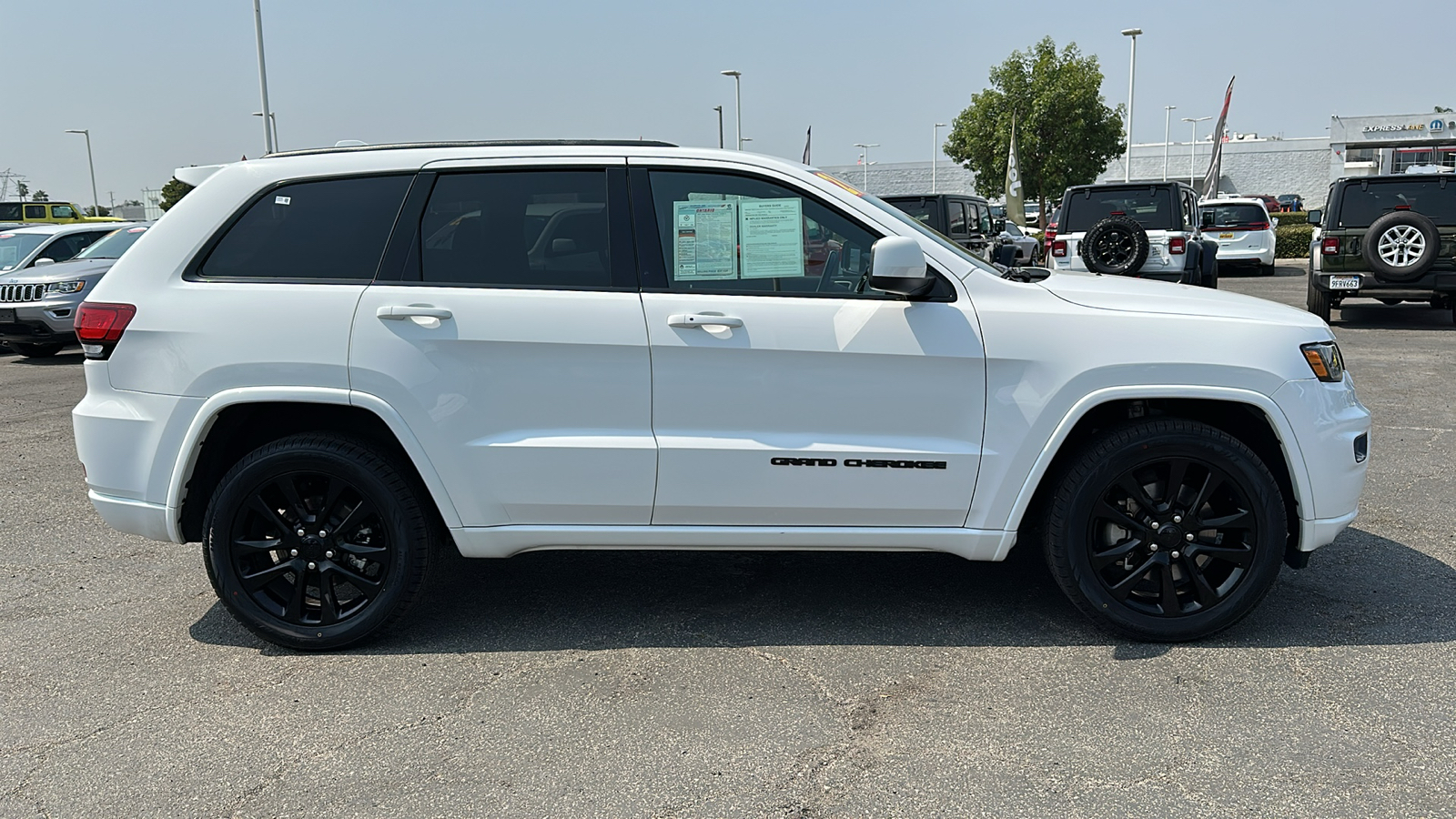 2021 Jeep Grand Cherokee Laredo X 3