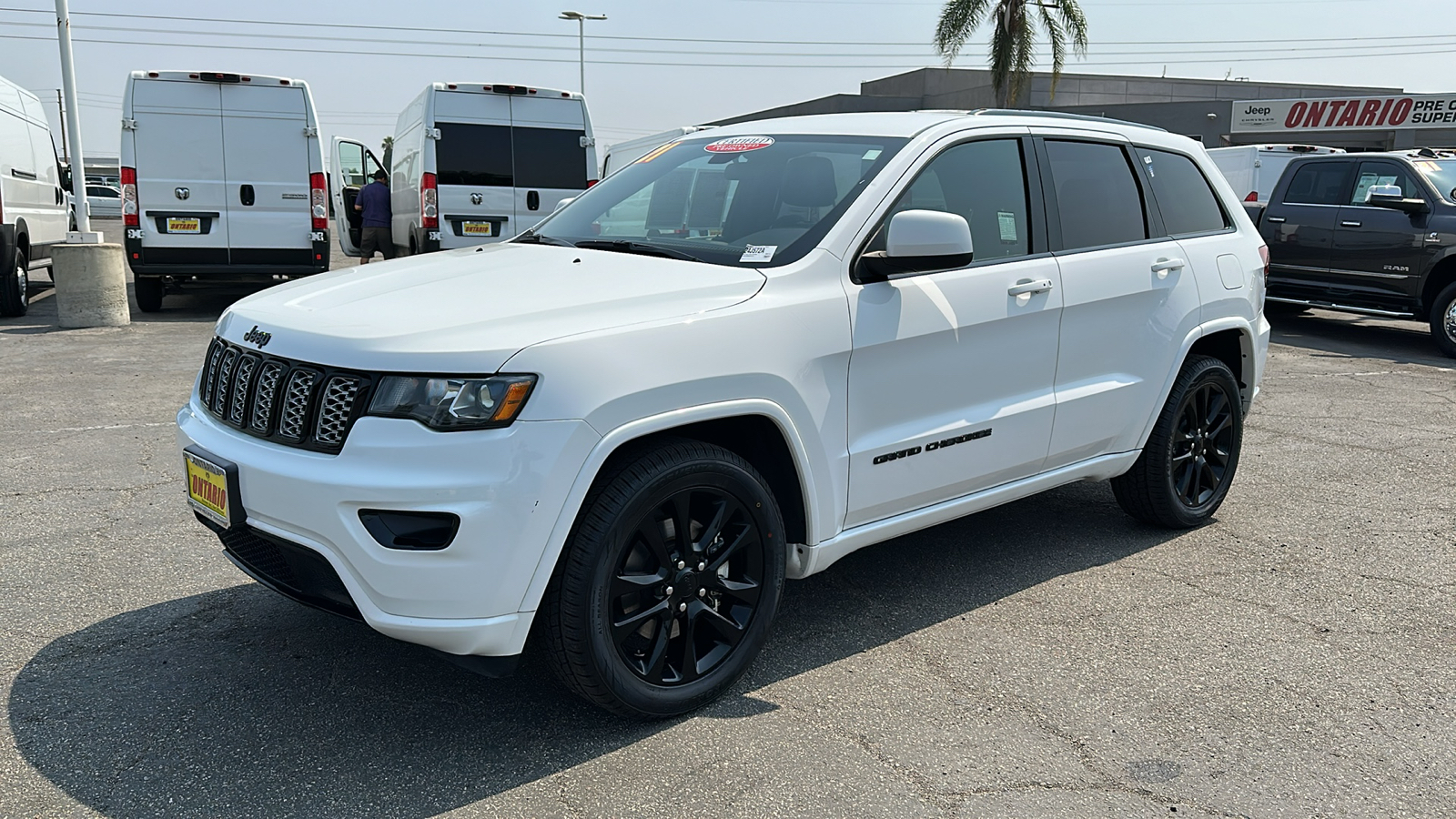 2021 Jeep Grand Cherokee Laredo X 8