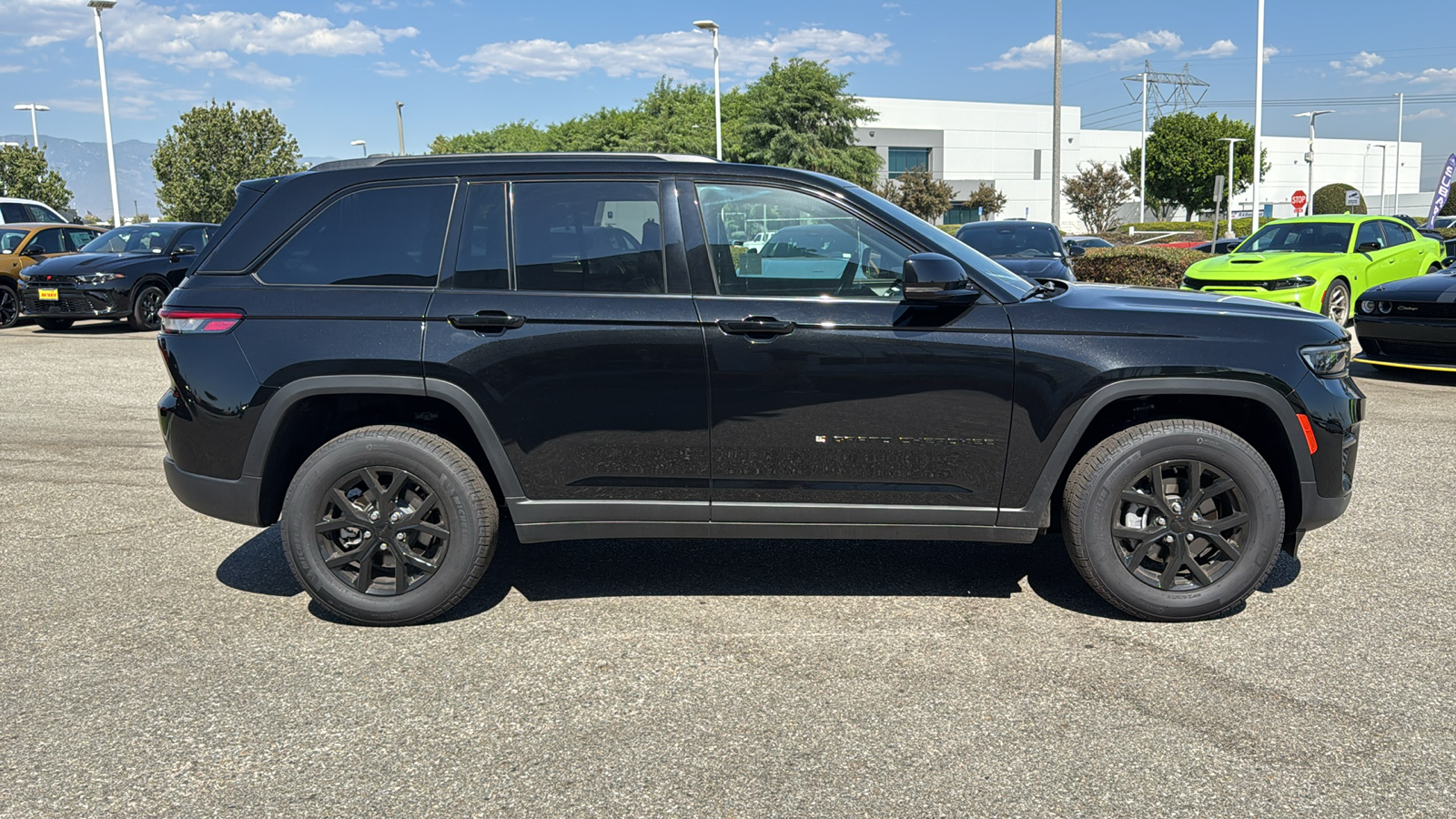 2024 Jeep Grand Cherokee Altitude 2