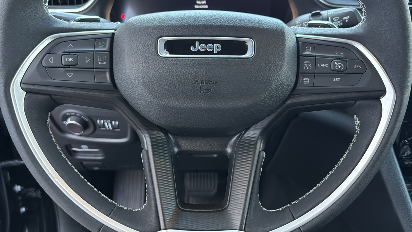 2024 Jeep Grand Cherokee Altitude 17