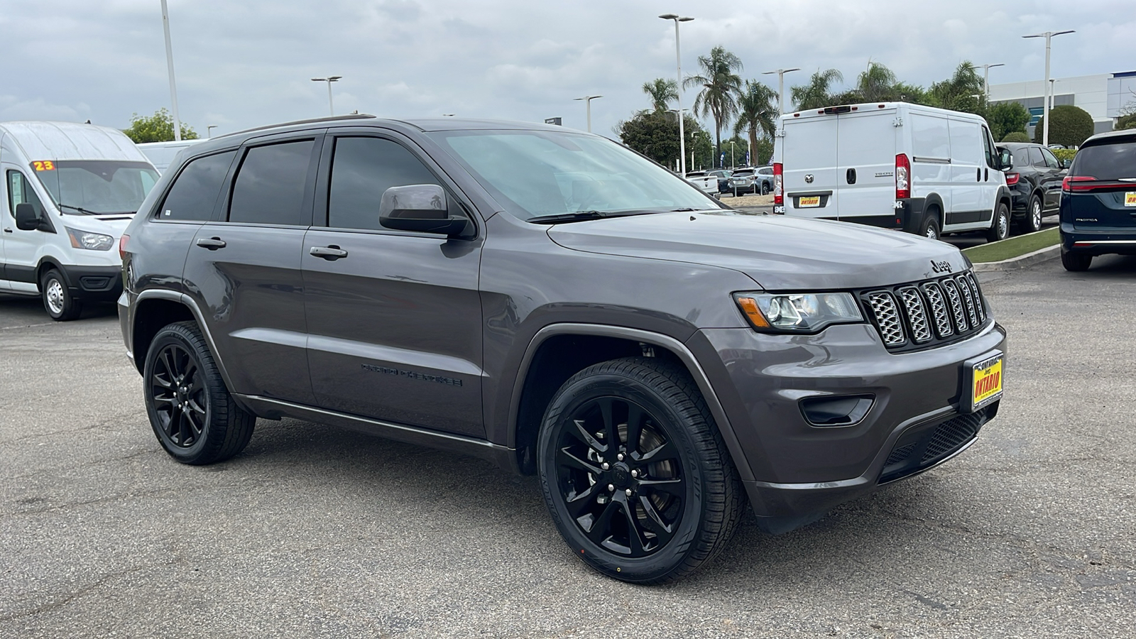 2020 Jeep Grand Cherokee Altitude 1