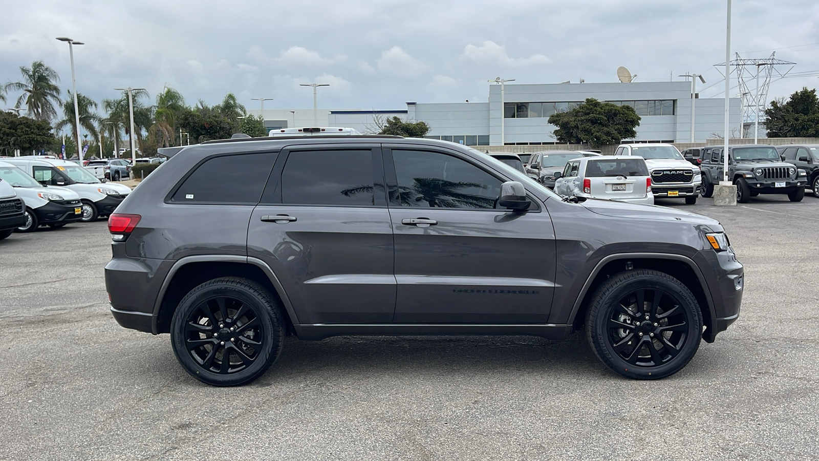 2020 Jeep Grand Cherokee Altitude 2