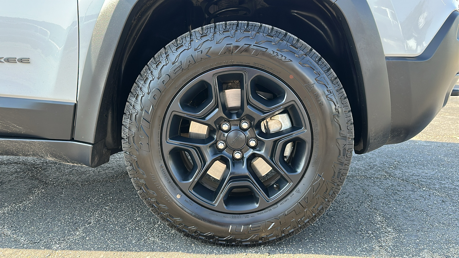 2020 Jeep Cherokee Trailhawk 28