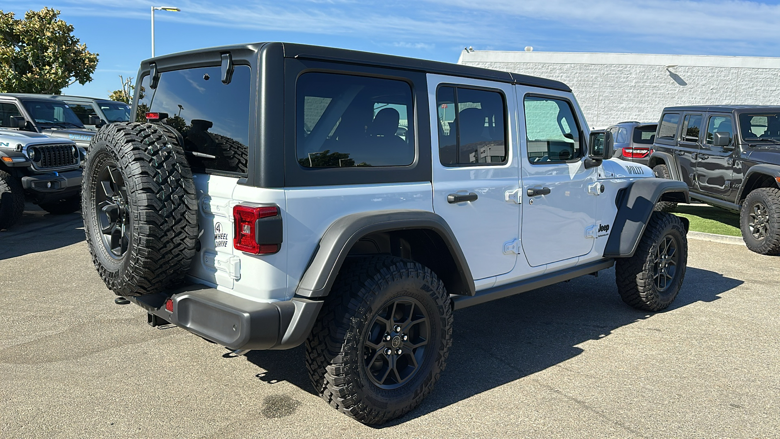 2024 Jeep Wrangler Willys 4