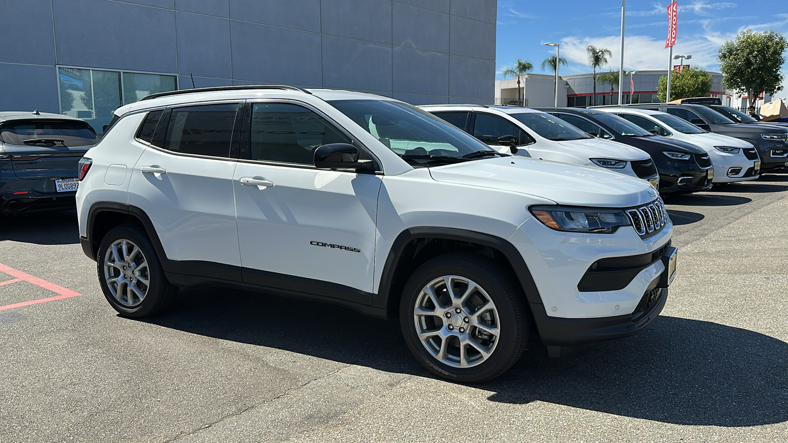 2024 Jeep Compass Latitude Lux 1