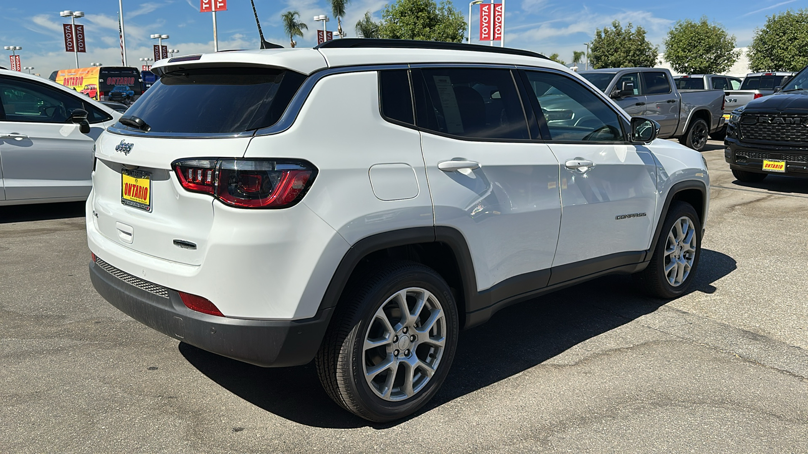 2024 Jeep Compass Latitude Lux 4