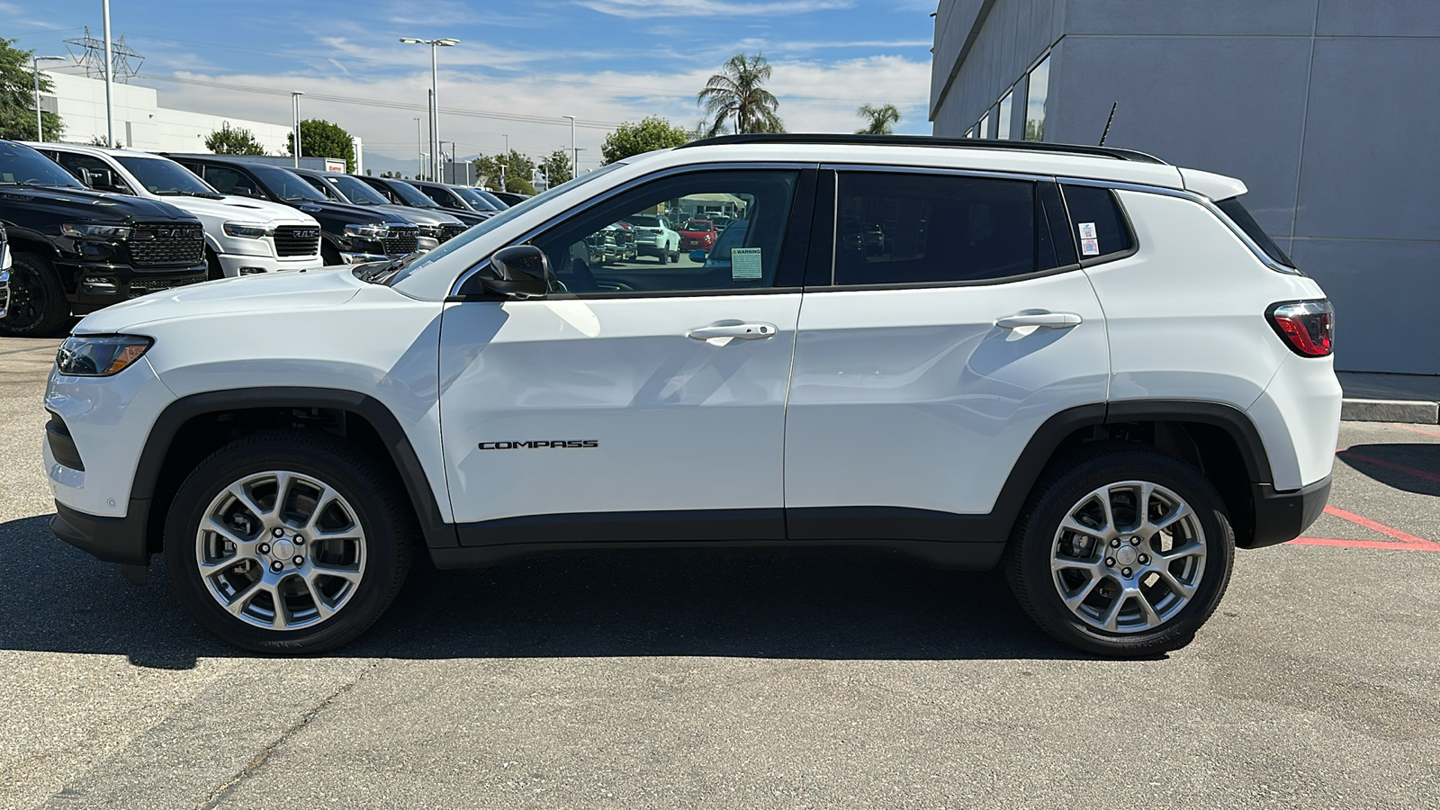 2024 Jeep Compass Latitude Lux 7