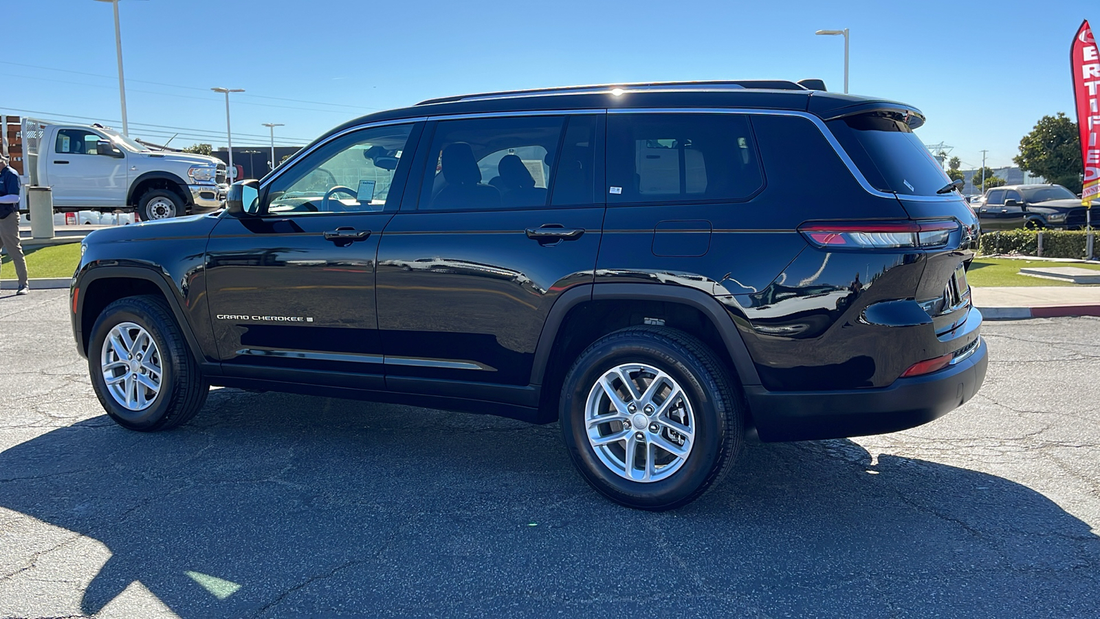 2022 Jeep Grand Cherokee L Laredo 5