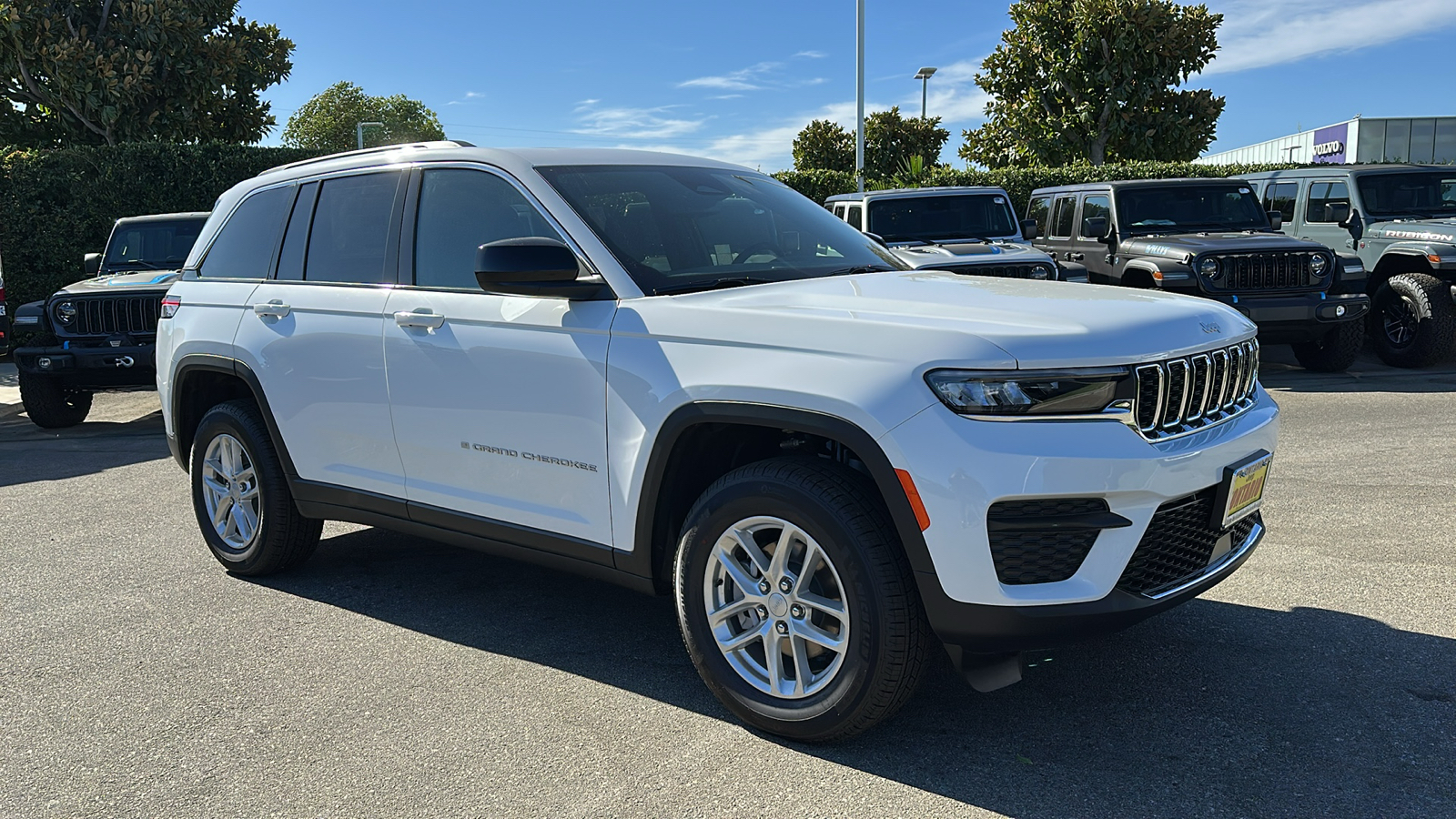 2024 Jeep Grand Cherokee Laredo X 1