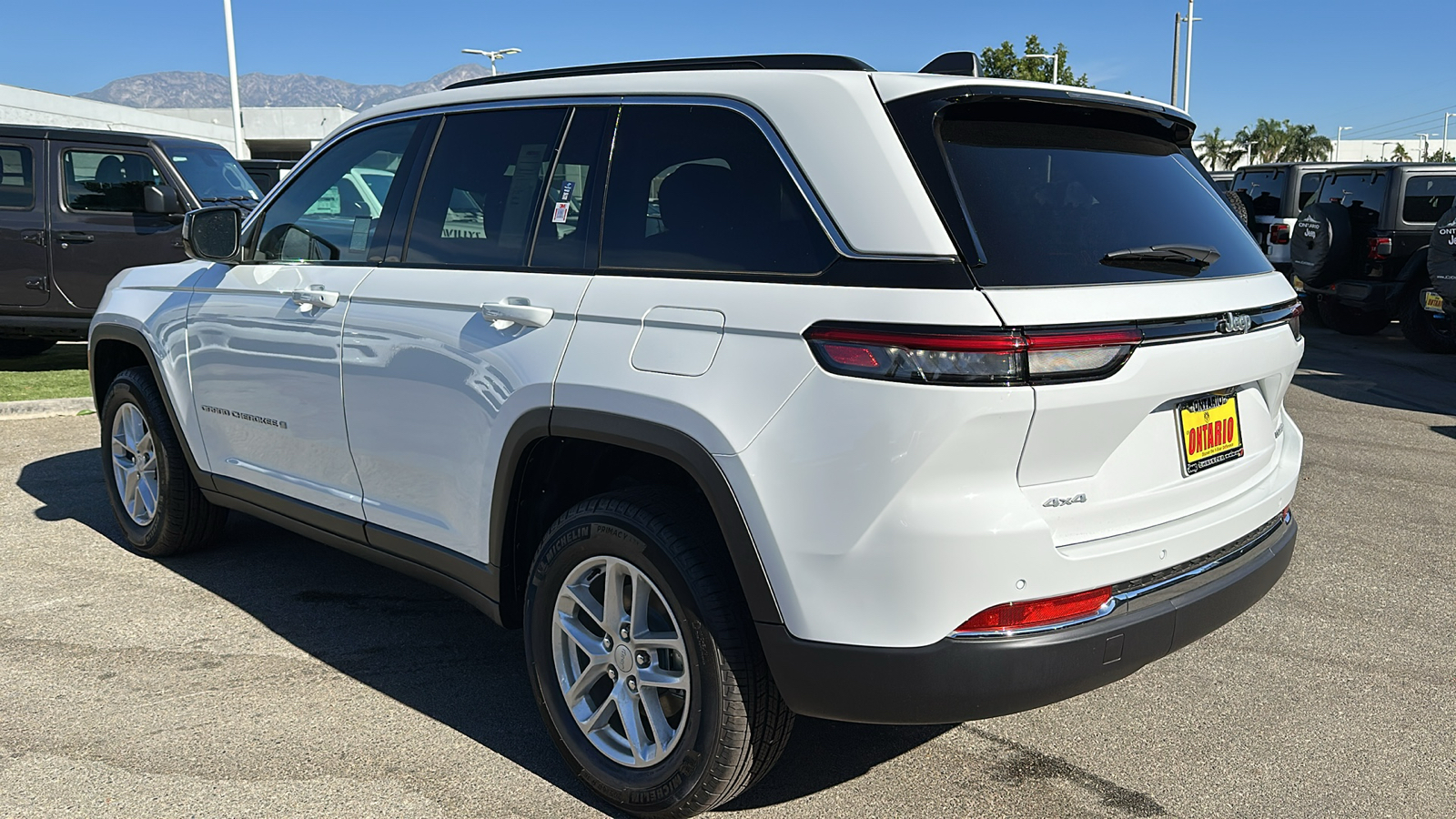 2024 Jeep Grand Cherokee Laredo X 6