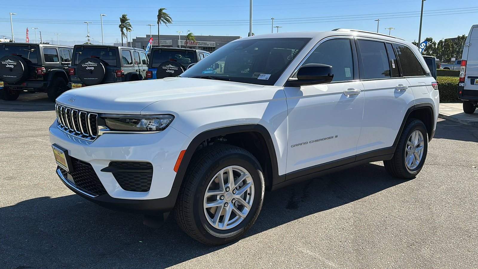 2024 Jeep Grand Cherokee Laredo X 8