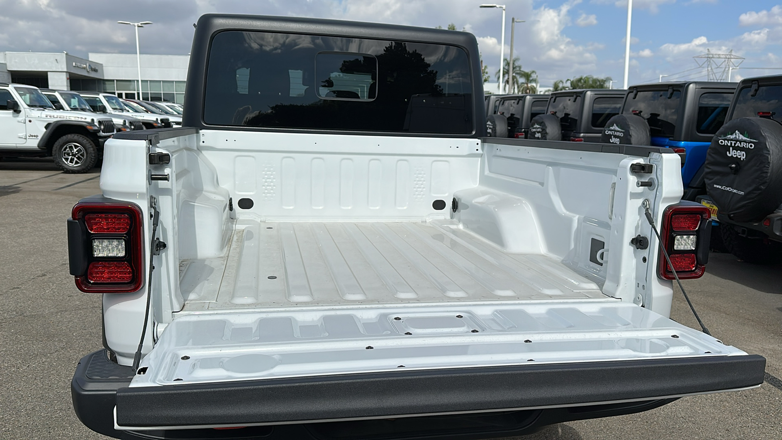 2024 Jeep Gladiator Mojave 21