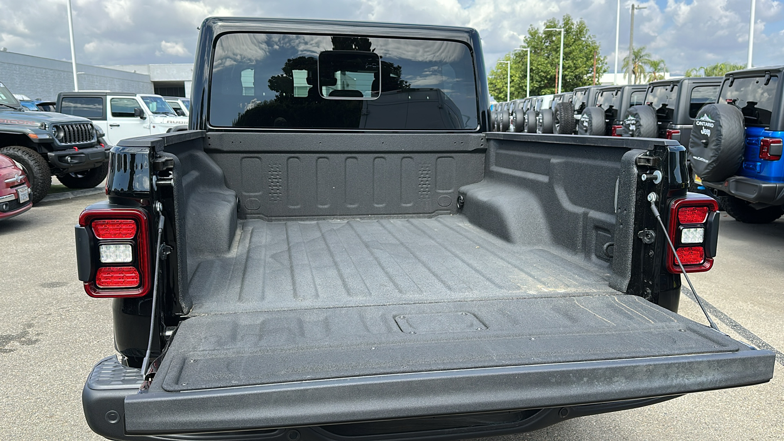 2024 Jeep Gladiator Mojave X 26